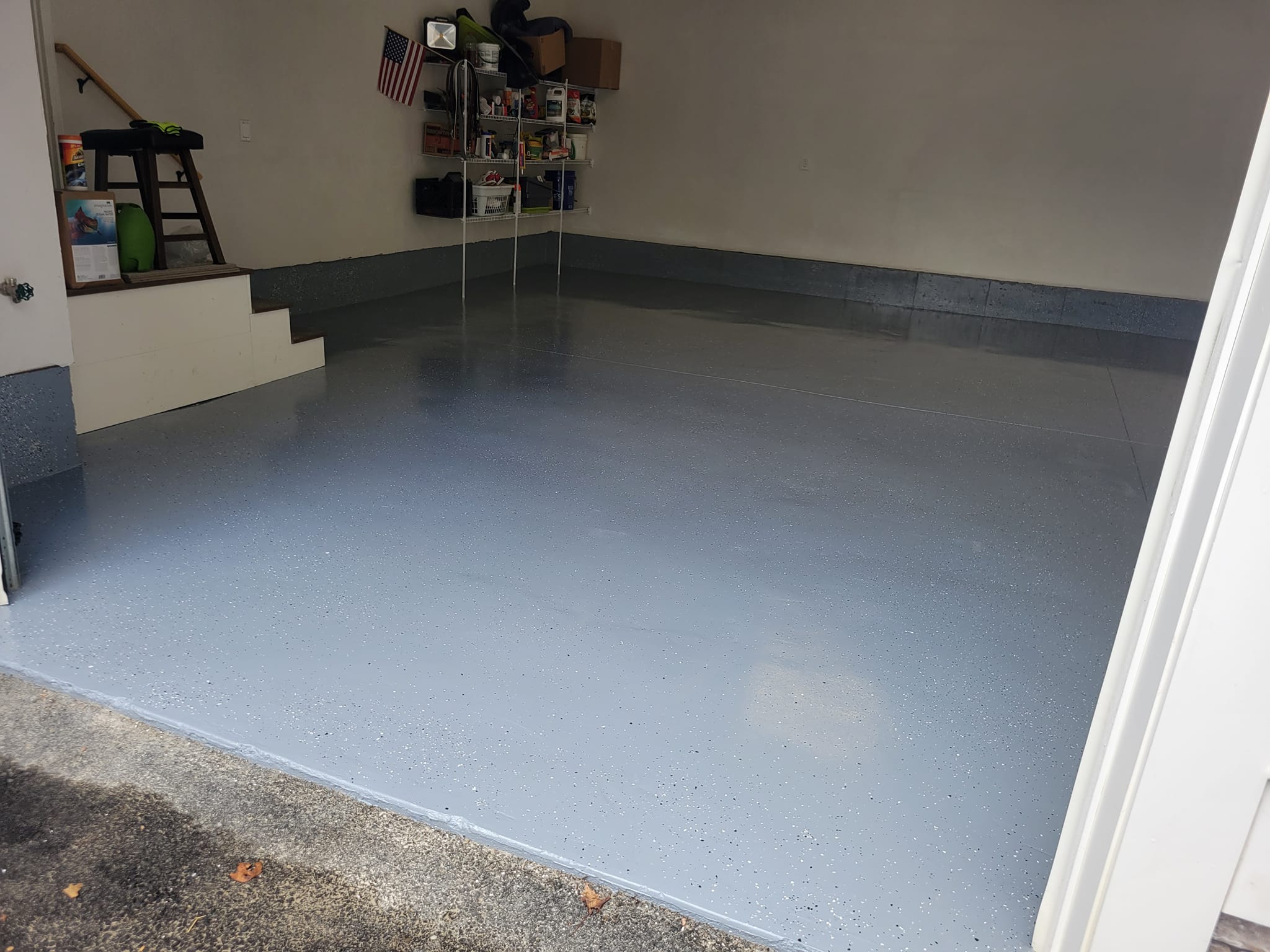 Garage epoxy floor blue white flake Massachusetts